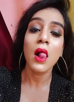 Fully active Monster big cock versatile - Acompañantes transexual in Mumbai Photo 9 of 10
