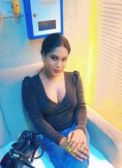 Fully active Monster Dick versatile ts - Acompañantes transexual in Mumbai Photo 12 of 15