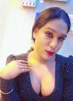 Fully active Monster Dick versatile ts - Acompañantes transexual in Mumbai Photo 13 of 15