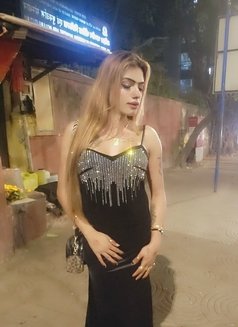 Fully active monster Dick verstil shema - Transsexual escort in Mumbai Photo 4 of 9