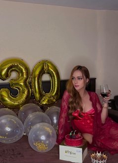 FULLY FUCNTIONAL HARD FUCKER w/ poppers - Transsexual escort in Abu Dhabi Photo 24 of 27