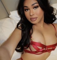 fully functional LB FULL OF CUM - Transsexual escort in Makati City