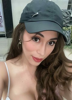 FULLY FUNCTIONAL NO DRAMA! 5 . - Transsexual escort in Singapore Photo 25 of 27