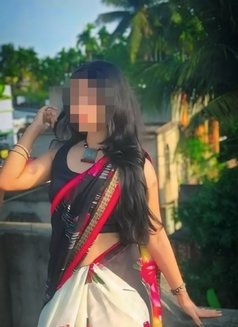 Cam show and meet - escort in Pune Photo 1 of 1