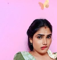 Online service here with Vanitha 24 - Acompañantes transexual in Chennai