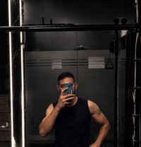 Fun - Acompañantes masculino in Gurgaon