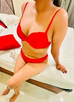 Fun with Daisy - escort in Mumbai Photo 1 of 6