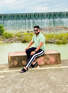 Funboypawan - Male escort in Mumbai Photo 9 of 12