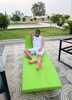 Funboypawan - Male escort in Mumbai Photo 10 of 12