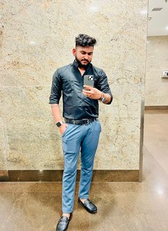 Funboypawan - Male escort in Mumbai Photo 11 of 12
