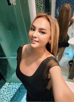 Functional 6inch Versatile w/Poppers - Transsexual escort in Taipei Photo 12 of 12