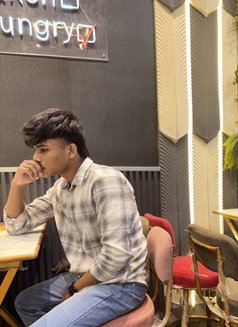 Funniest - Acompañantes masculino in Indore Photo 1 of 2