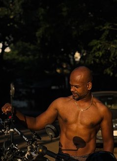Black Bull(Verified Profile) - Acompañantes masculino in Mumbai Photo 3 of 5