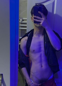 Furkan - Male escort in İstanbul Photo 1 of 1