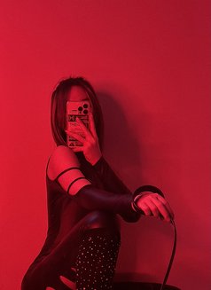 Fushia - Transsexual escort in Al Ain Photo 10 of 18