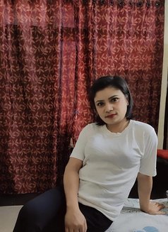 G. F Experience Luxurious Service 24×7 Hrs - puta in Noida Photo 2 of 3