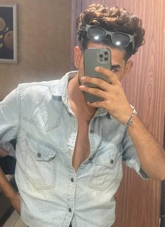 G Star - Male escort in New Delhi Photo 3 of 5