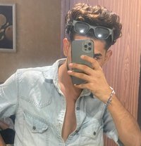 G Star - Acompañantes masculino in New Delhi