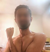 G99 - Acompañantes masculino in Bangalore
