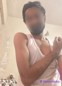 G99 - Male escort in Bangalore Photo 5 of 14
