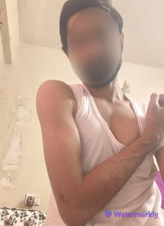 G99 - Male escort in Bangalore Photo 7 of 14