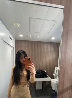 Gab - Transsexual escort in Nagoya Photo 2 of 8