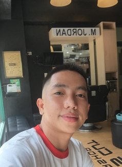 Gab006 - Male escort in Makati City Photo 1 of 3