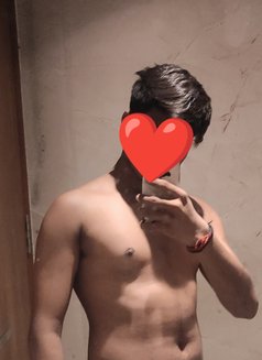 Gabbar - masseur in New Delhi Photo 1 of 4