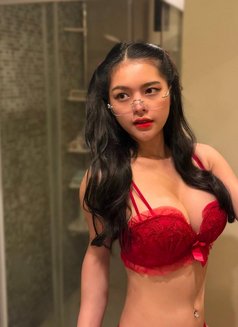 Gabby - puta in Hong Kong Photo 2 of 4