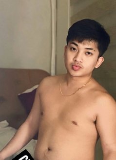 Gabriel De Guzman - Male escort in Manila Photo 4 of 6