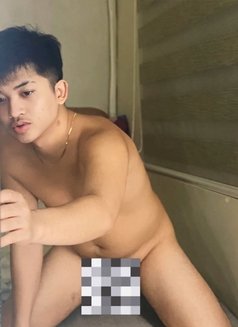 Gabriel De Guzman - Male escort in Manila Photo 5 of 6