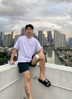 Gabriel De Guzman - Male escort in Manila Photo 8 of 11