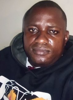 Gabriel - Acompañantes masculino in Lagos, Nigeria Photo 1 of 2