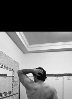 Gabriel - Male escort in Baku Photo 7 of 9
