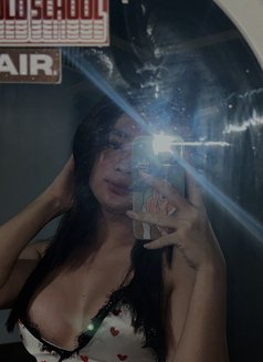 Gabriella Sy - escort in Makati City Photo 3 of 5