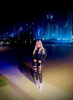 Gaby - escort in Dubai Photo 4 of 5