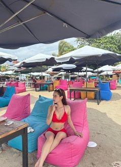 Gaby - puta in Singapore Photo 5 of 6
