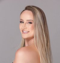 Helen Love - puta in Hong Kong