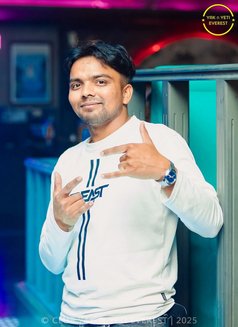 Gagan - Male escort in Dubai Photo 1 of 6