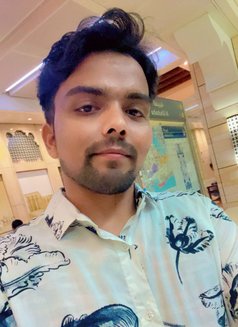 Gagan - Male escort in Dubai Photo 4 of 6