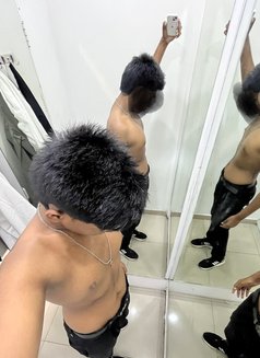 Gagana Ruzz - Male escort in Colombo Photo 4 of 6