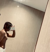 Ruzz is back - Male escort in Colombo