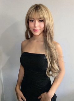 Gal - masseuse in Bangkok Photo 1 of 7