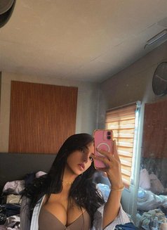 Gal - Acompañantes transexual in Davao Photo 1 of 4