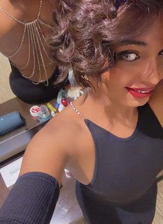 Galaxy - Acompañantes transexual in Riyadh Photo 1 of 5