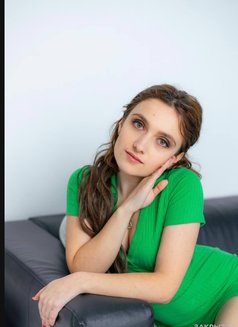 Galina - escort in Hong Kong Photo 4 of 9