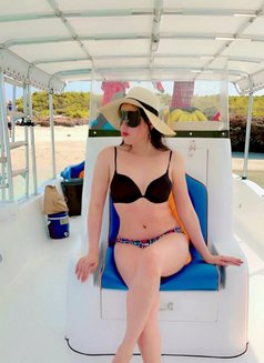 Galina Tesla - Acompañantes transexual in Muscat Photo 2 of 7