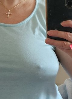 Galya - escort in Toronto Photo 3 of 4