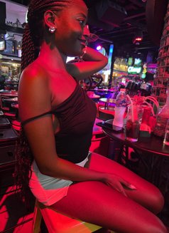 Gangbangslut - puta in Ko Samui Photo 1 of 5