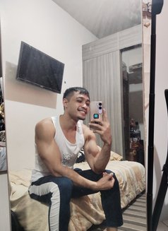 Ganjo - Male escort in Manila Photo 2 of 7